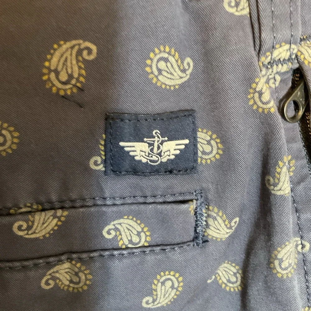 Men's Dockers Supreme Flex Blue Khakis Shorts Paisley Flat Front Stretch Size 30